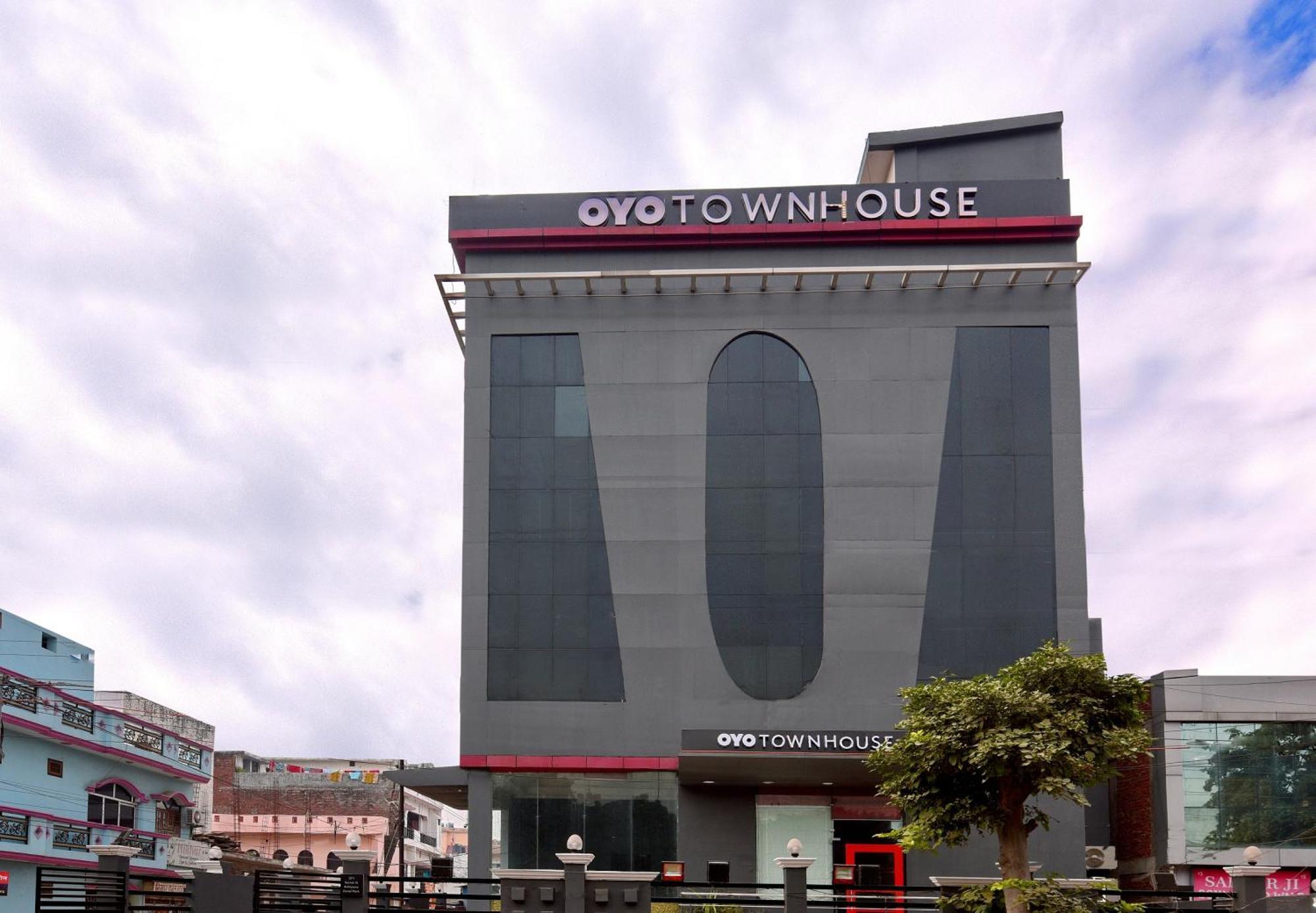 Townhouse Function Inn Near Chaudhary Charan Singh International Airport Lucknow Exterior foto