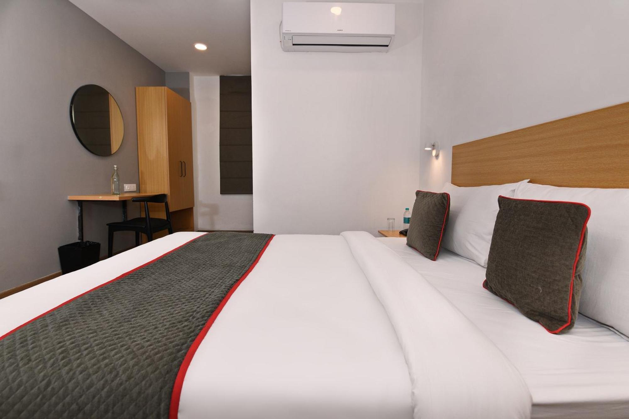 Townhouse Function Inn Near Chaudhary Charan Singh International Airport Lucknow Exterior foto